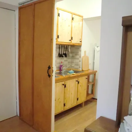 House Lydia Apartment Banjol